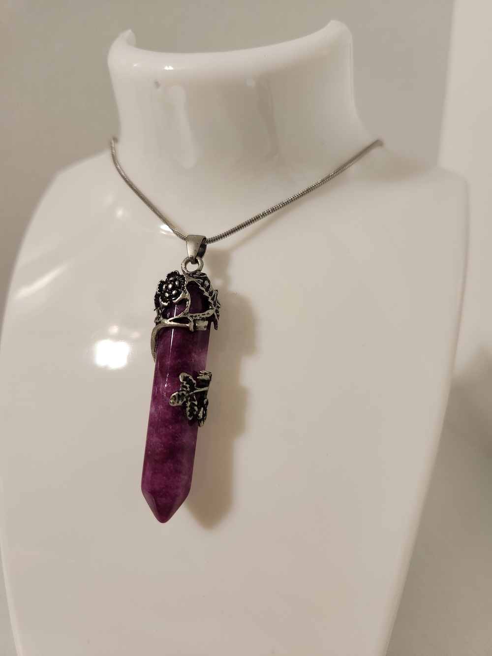 Vintage-Inspired Purple Natural Stone Pendant Necklace
